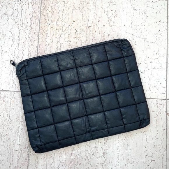 Black Padded Laptop Case - Picture 1 of 8